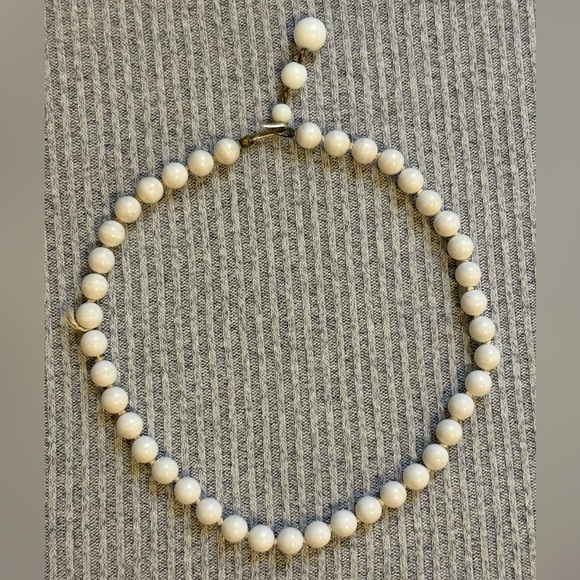 Vintage white beaded adjustable choker necklace - Picture 1 of 5
